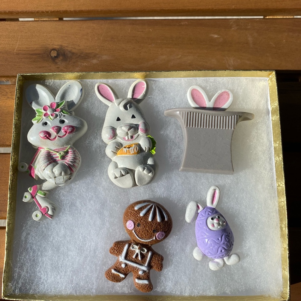 Collection of 5 1970s vintage pins - Picture 4 of 10